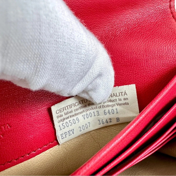 Bottega Veneta Red Intrecciato Woven Leather Wallet Authentic | Made in Italy - Picture 10 of 15